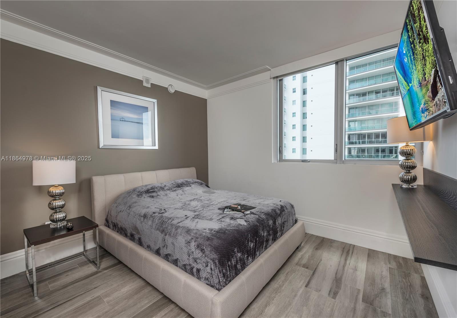 1300 Brickell Bay Dr # 1909