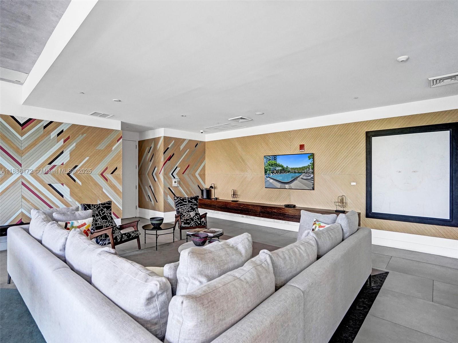 121 NE 34th St # 1406A