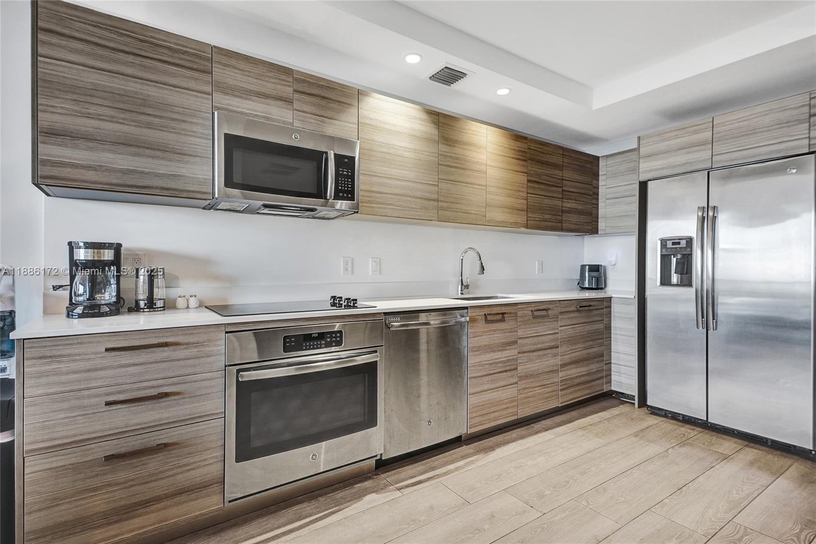 121 NE 34th St # 1406A