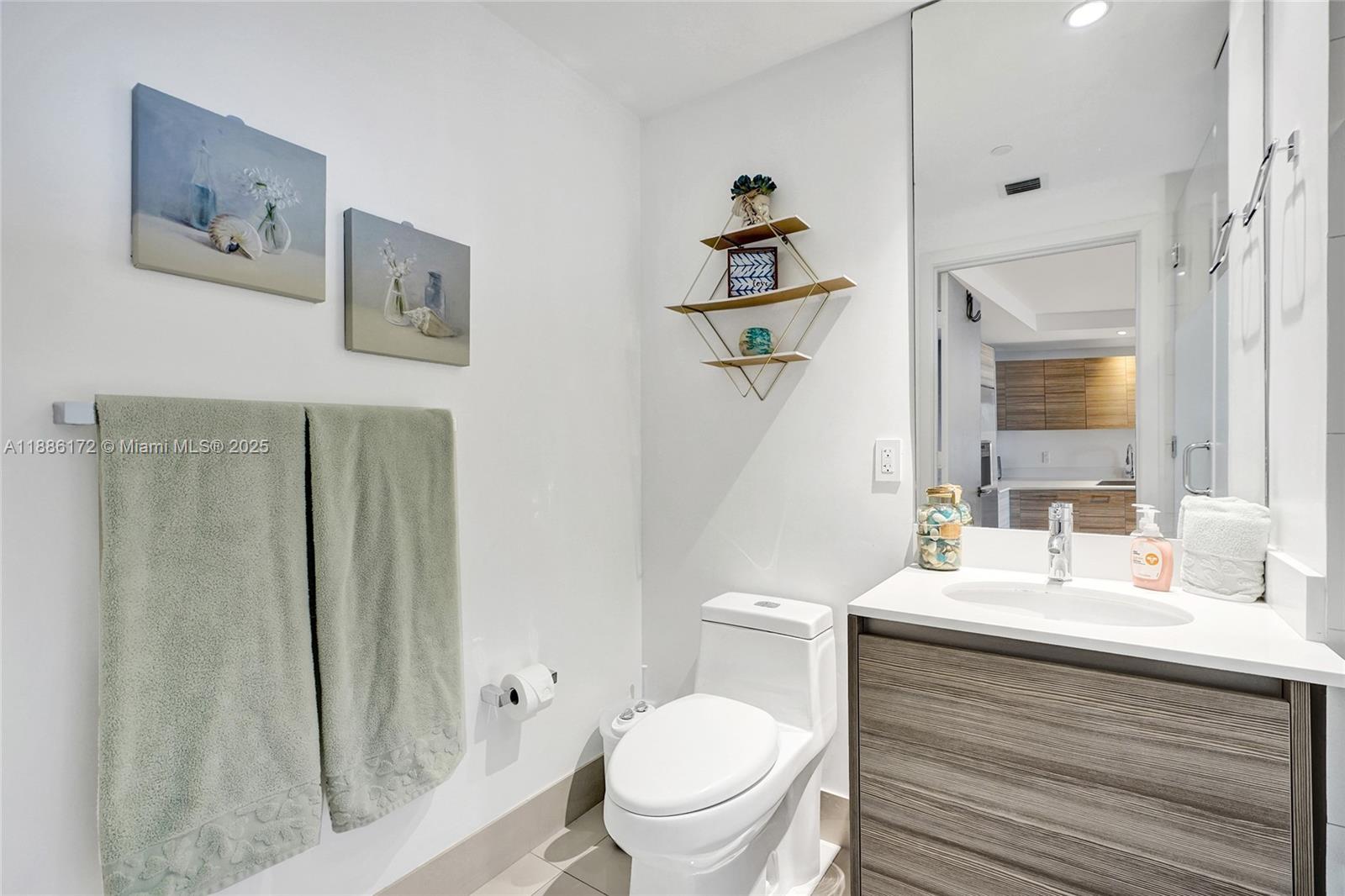 121 NE 34th St # 1406A