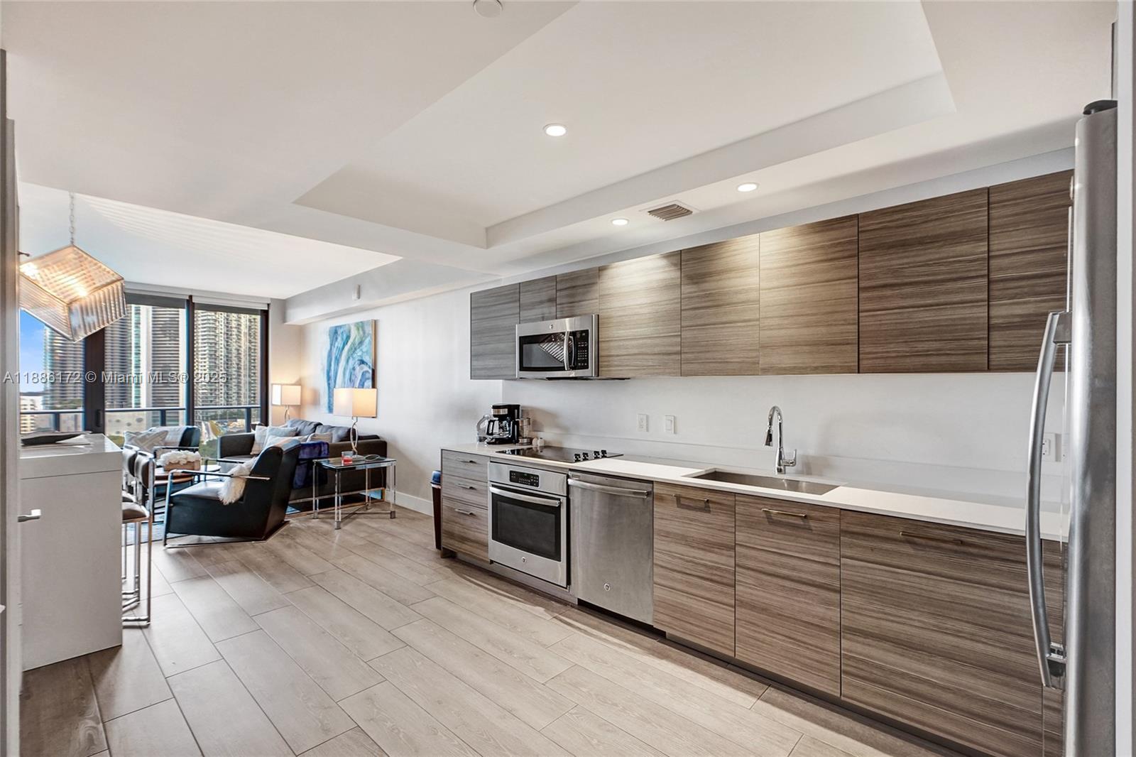 121 NE 34th St # 1406A