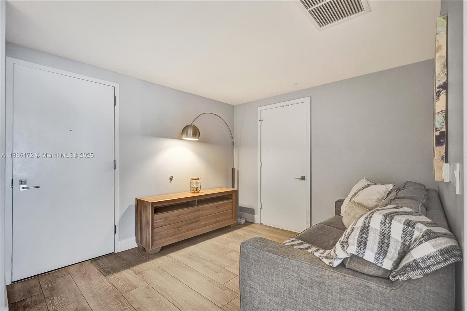 121 NE 34th St # 1406A