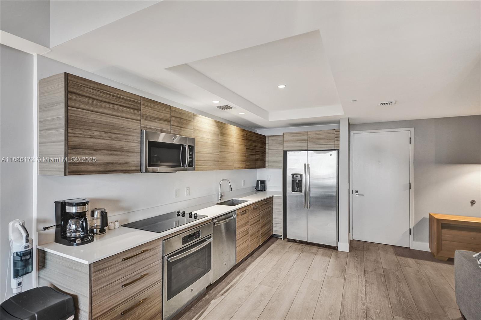 121 NE 34th St # 1406A