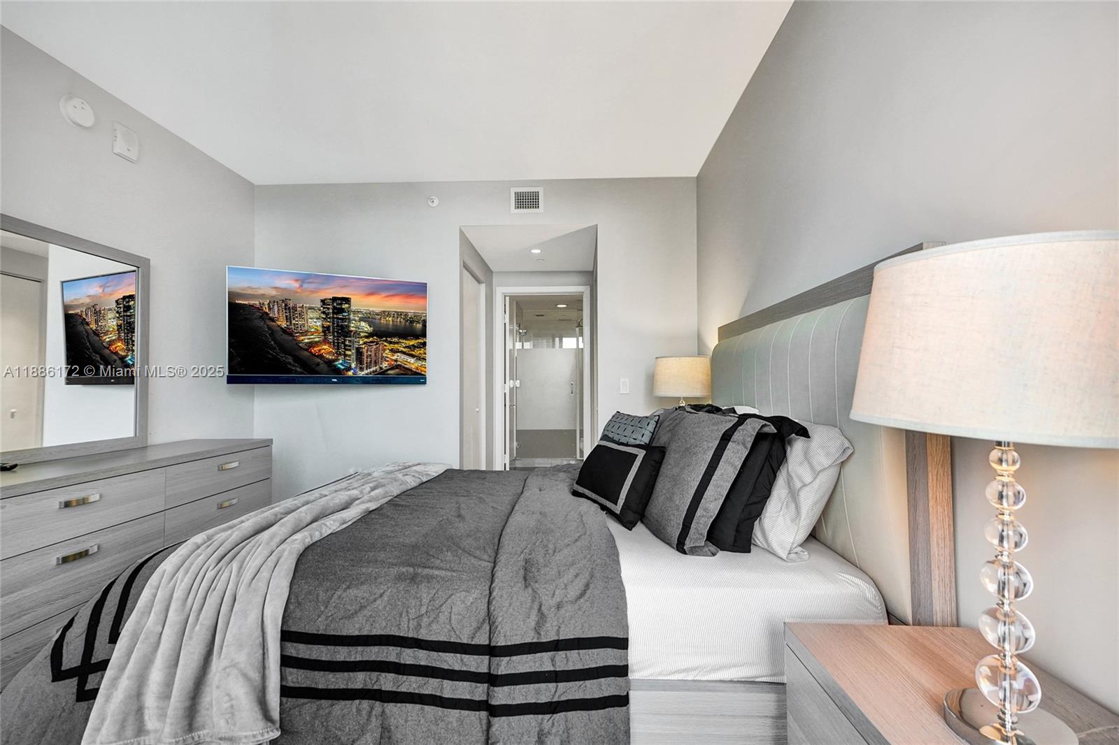 121 NE 34th St # 1406A