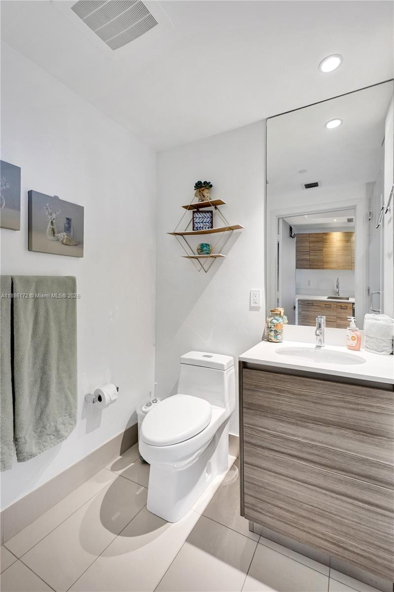 121 NE 34th St # 1406A