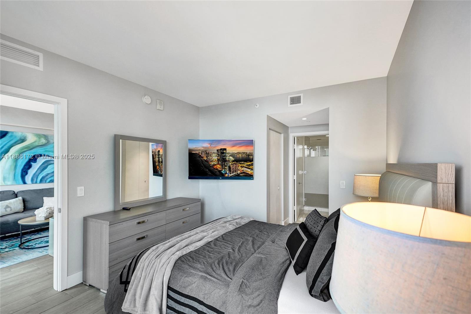 121 NE 34th St # 1406A