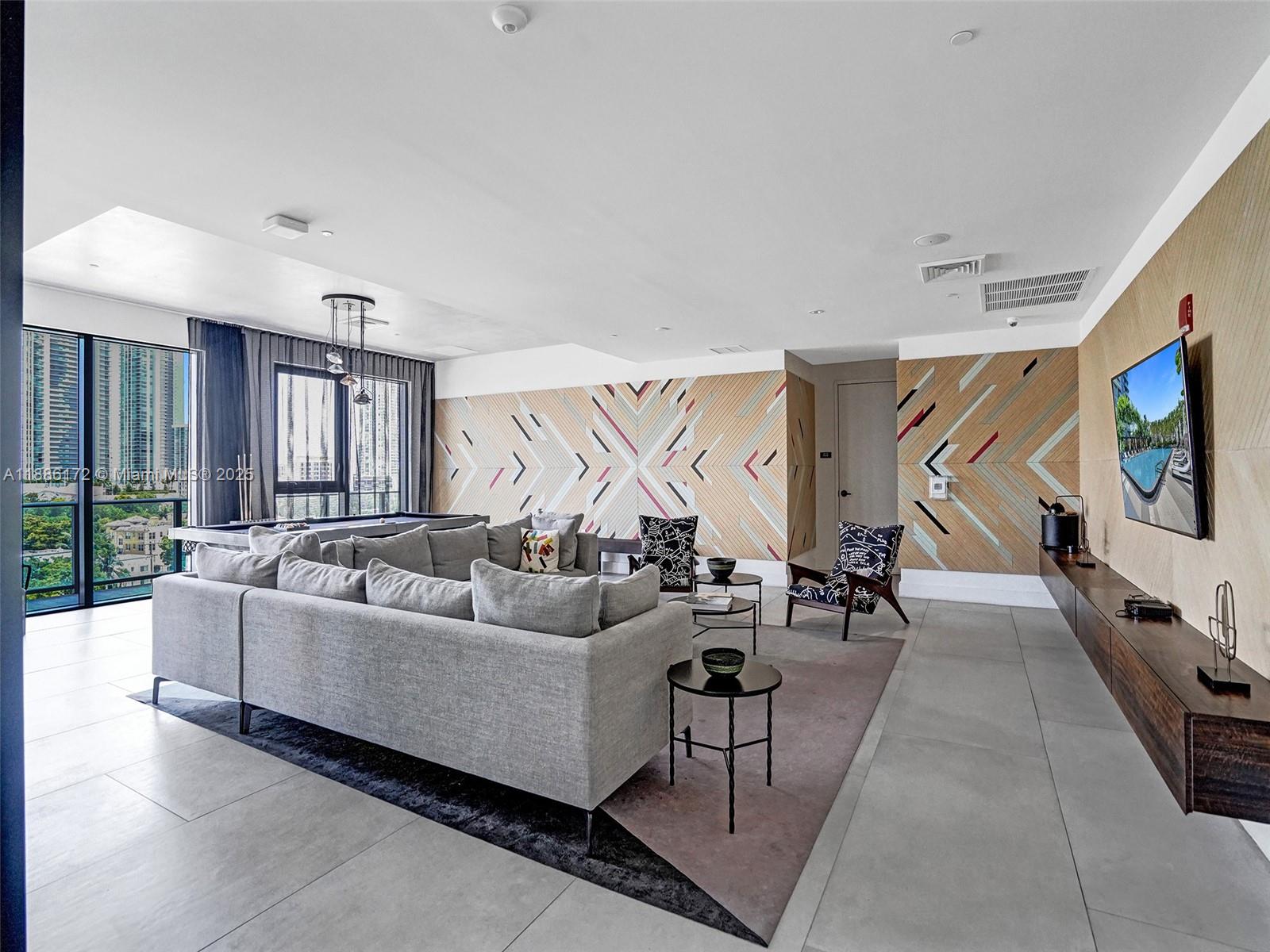 121 NE 34th St # 1406A