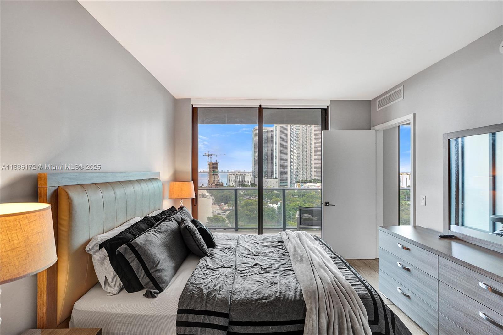 121 NE 34th St # 1406A