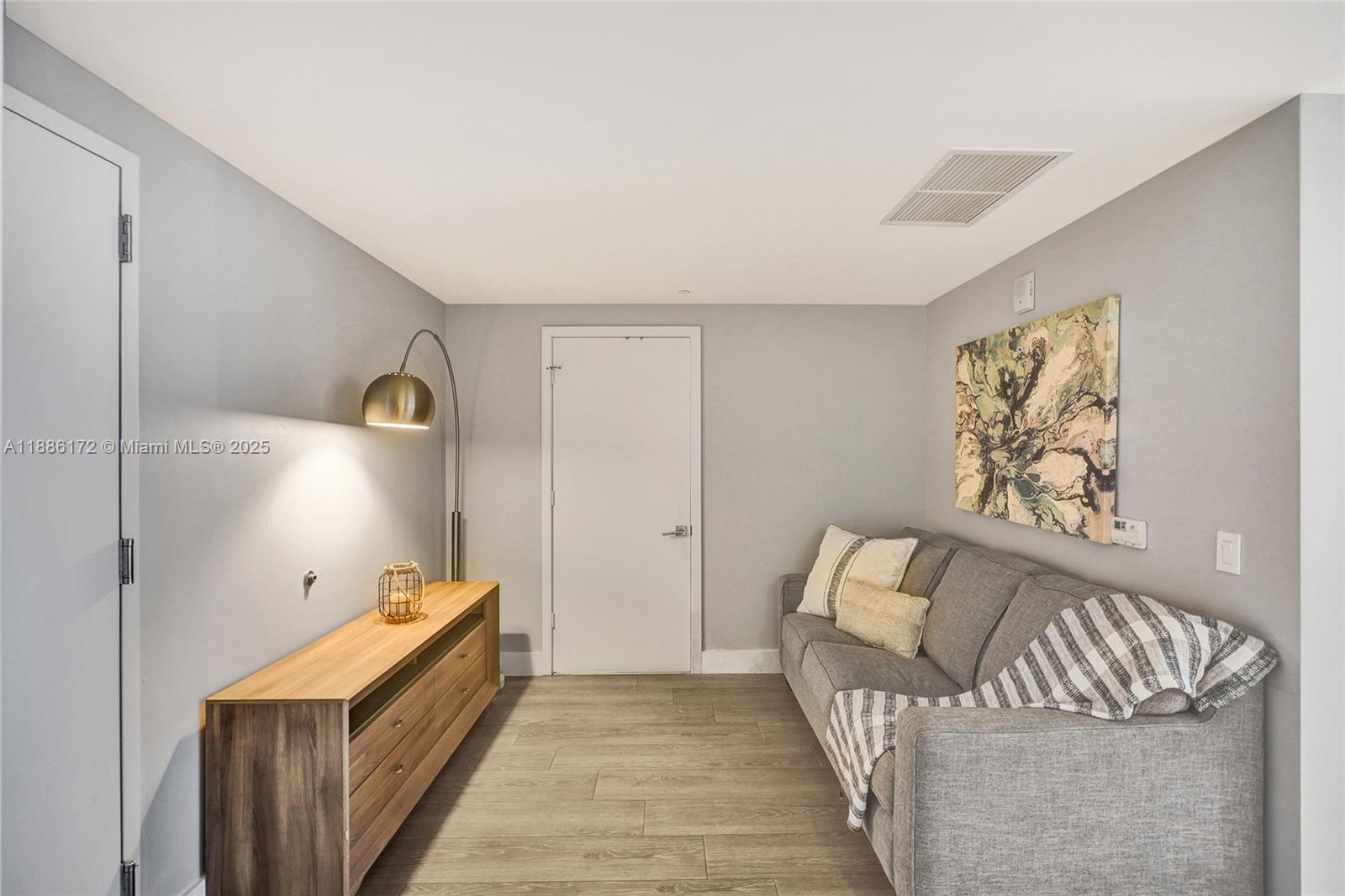 121 NE 34th St # 1406A