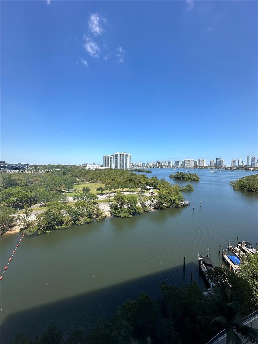 16385 Biscayne Blvd # 904