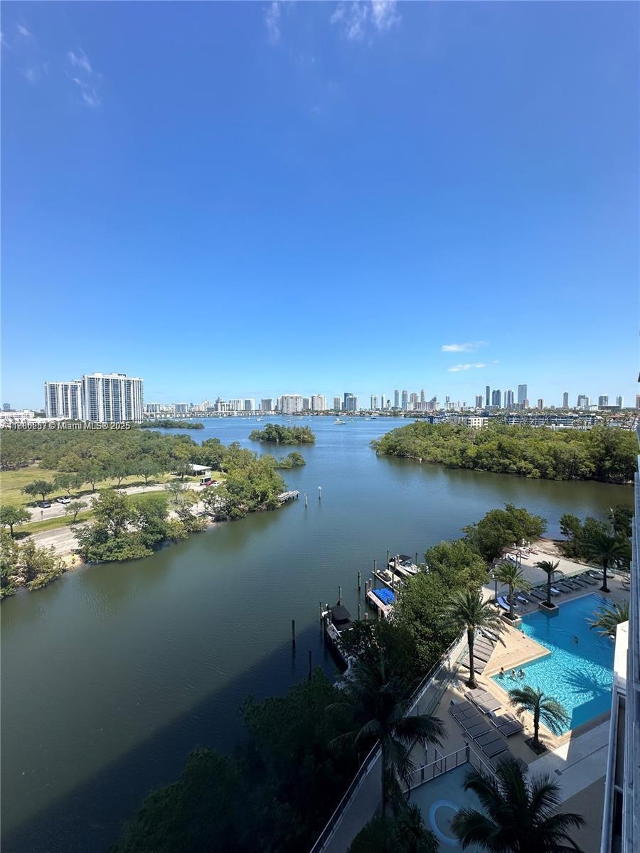 16385 Biscayne Blvd # 904