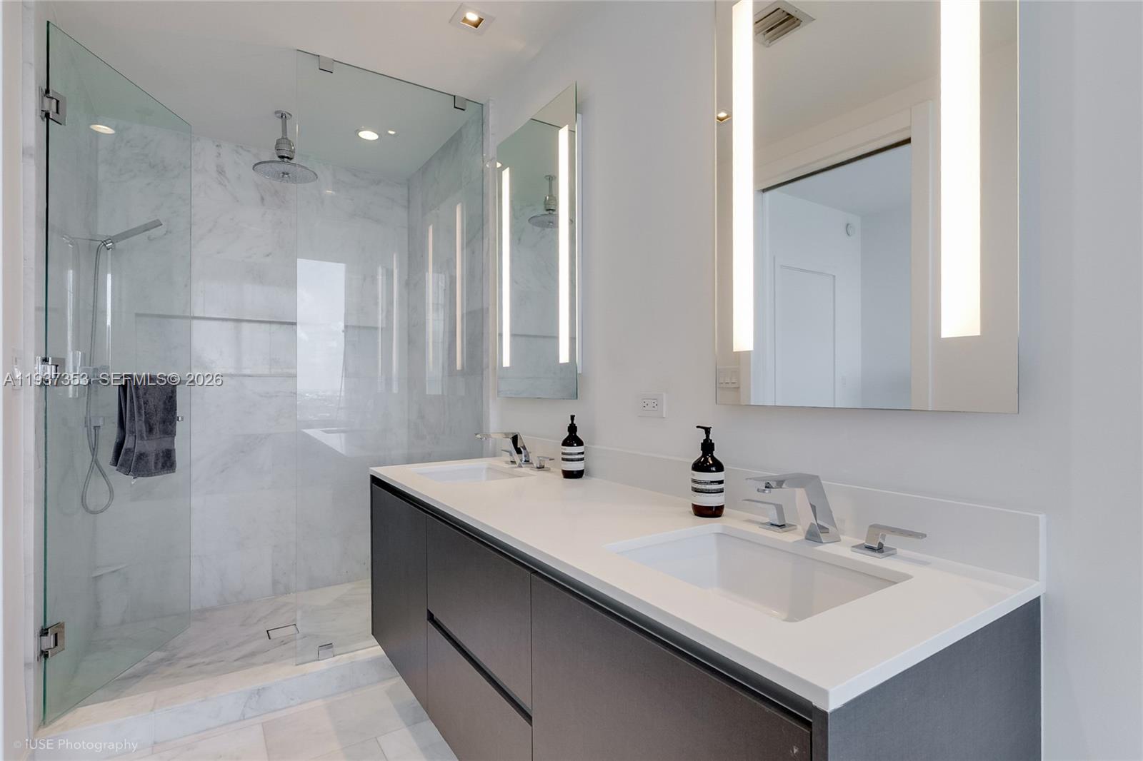 1451 Brickell Ave # 3703