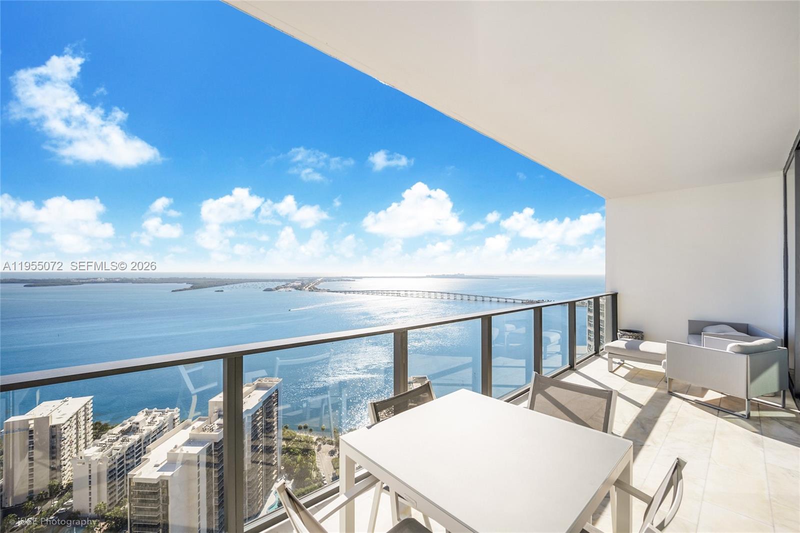 1451 Brickell Ave # 3902