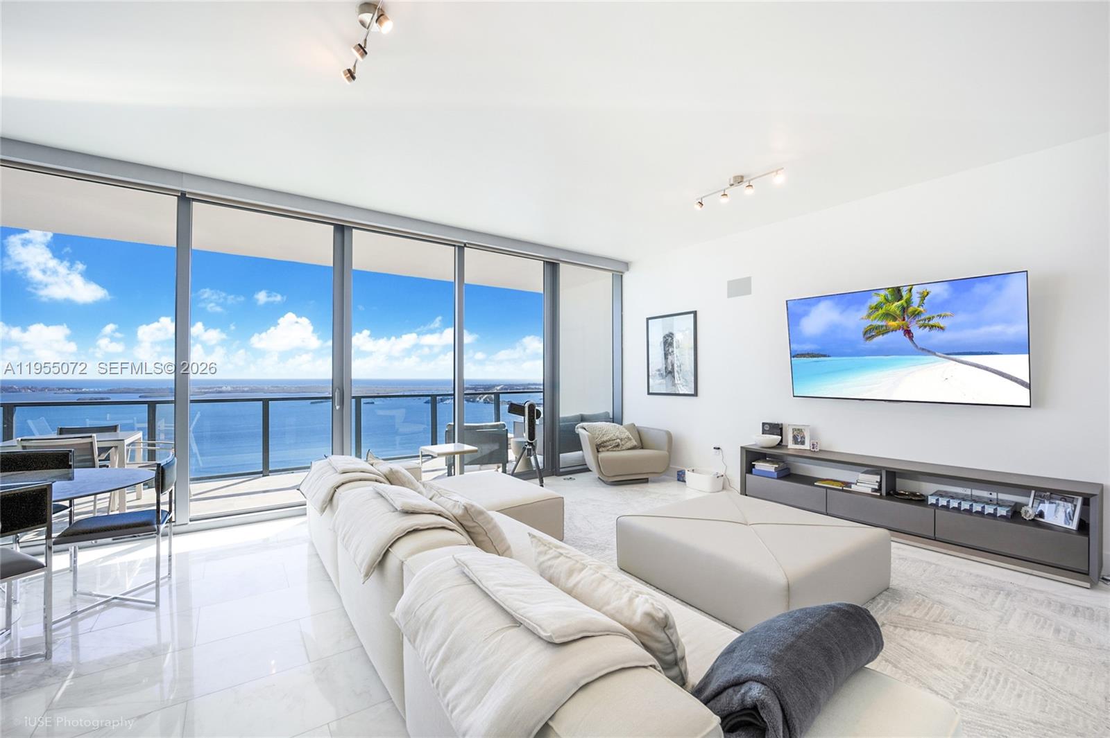 1451 Brickell Ave # 3902