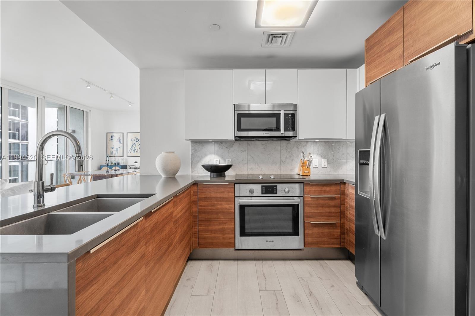 601 NE 27th St # 1202