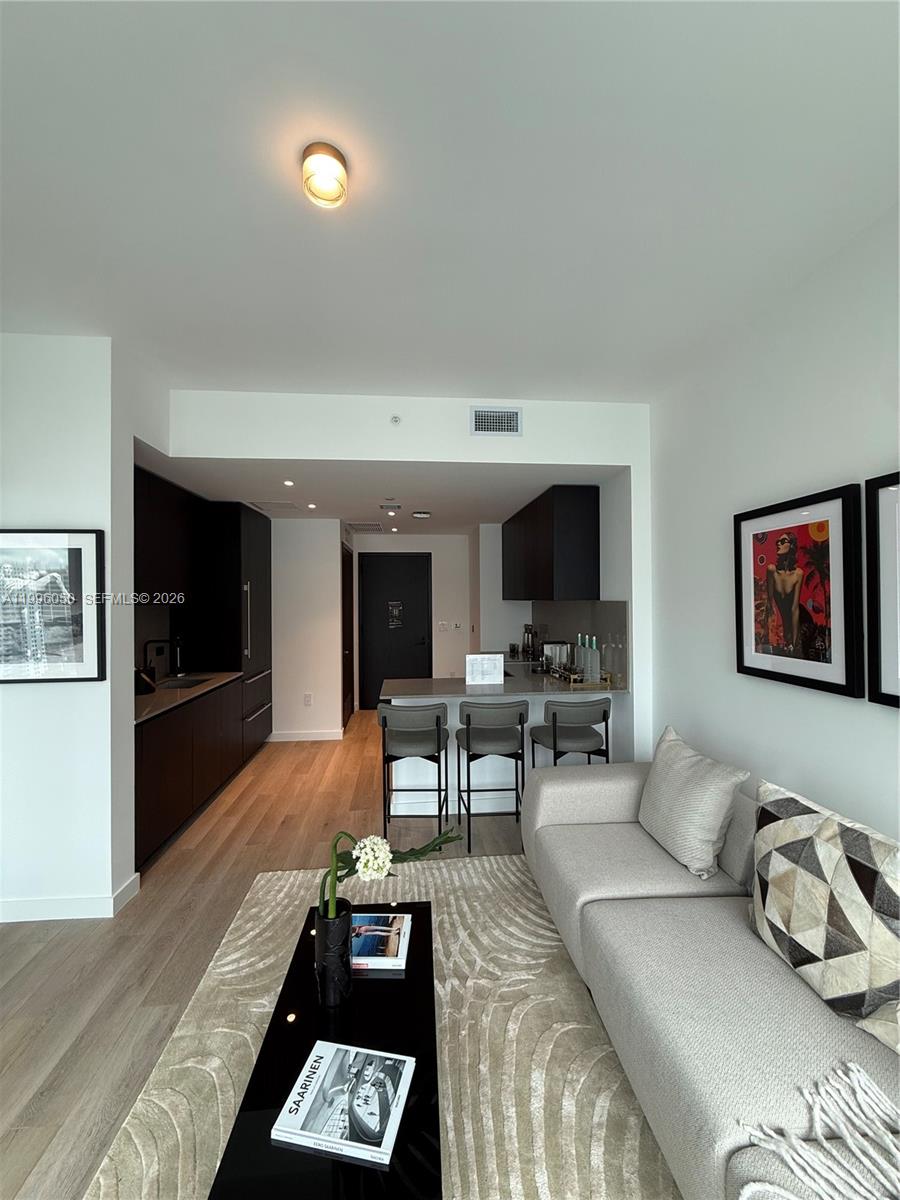 20 NE 11th St # 2909