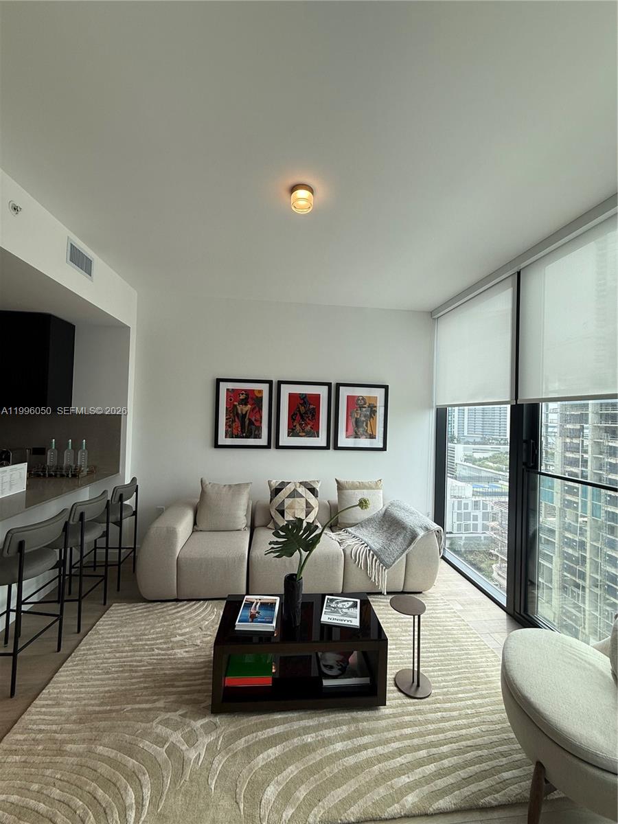 20 NE 11th St # 2909