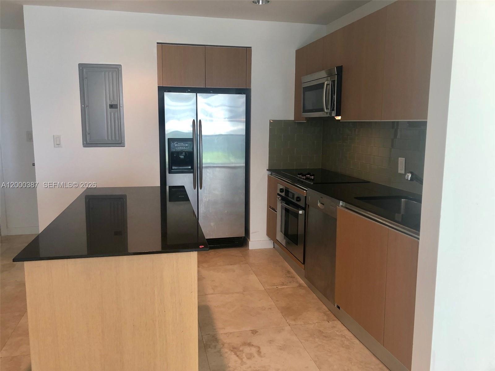 1050 BRICKELL AV # 1408