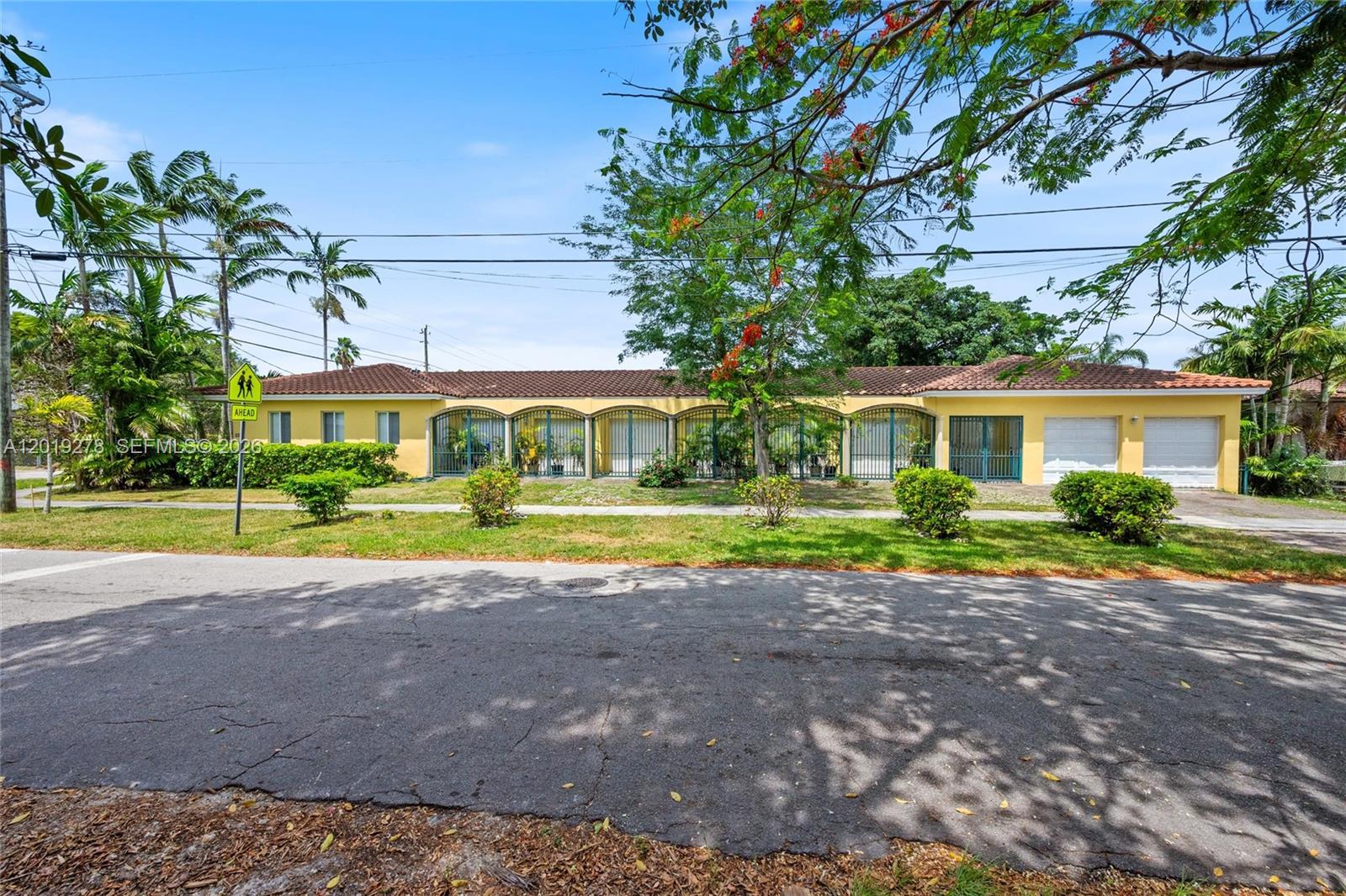 2542 SW 25th Ave