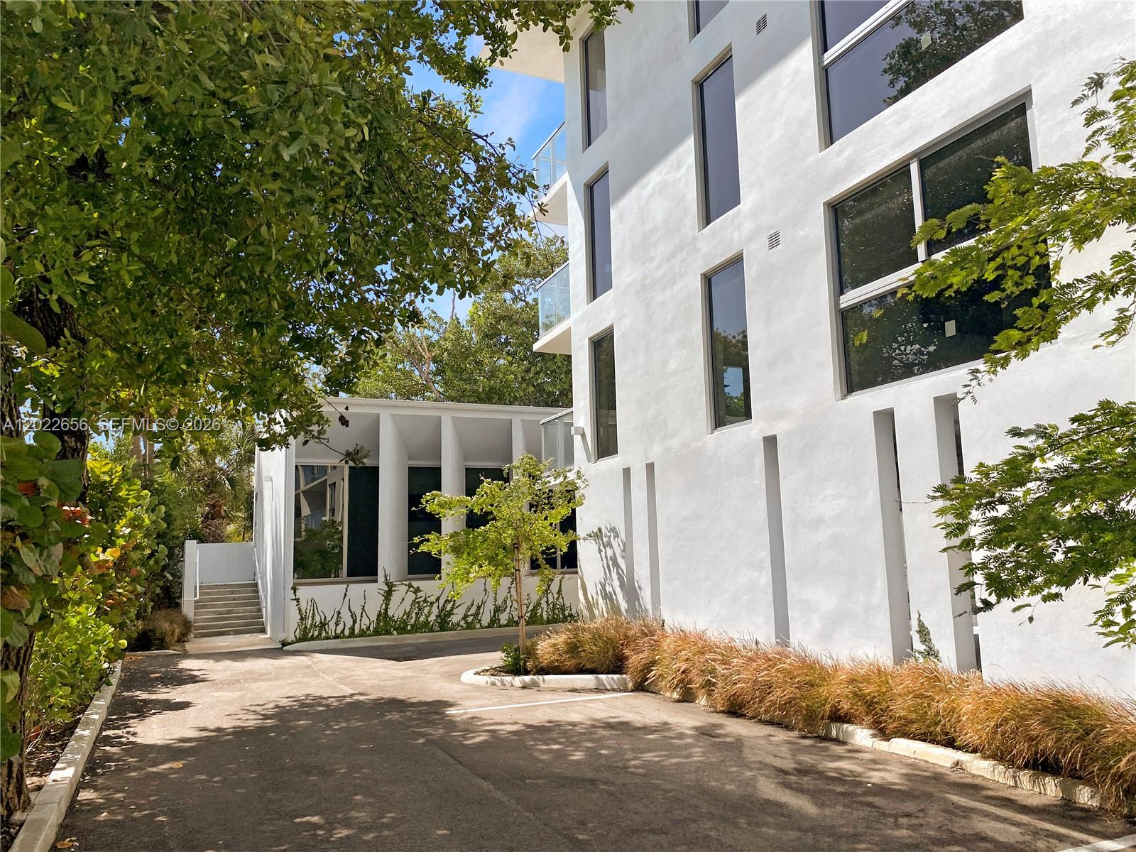 10250 Collins Avenue # 412