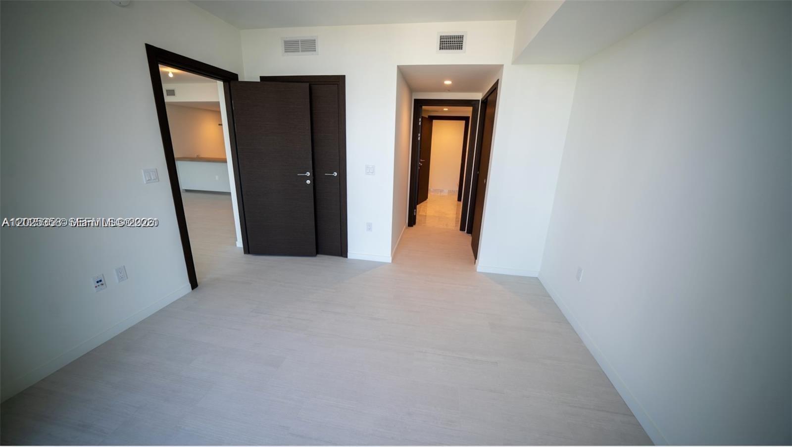 1000 Brickell Plz # 3411