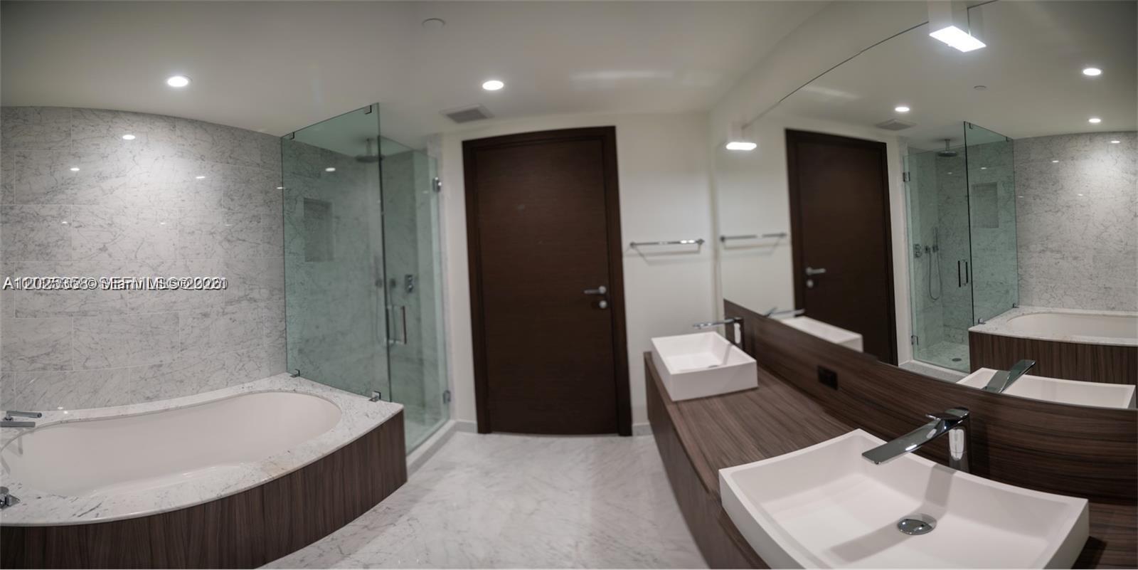1000 Brickell Plz # 3411