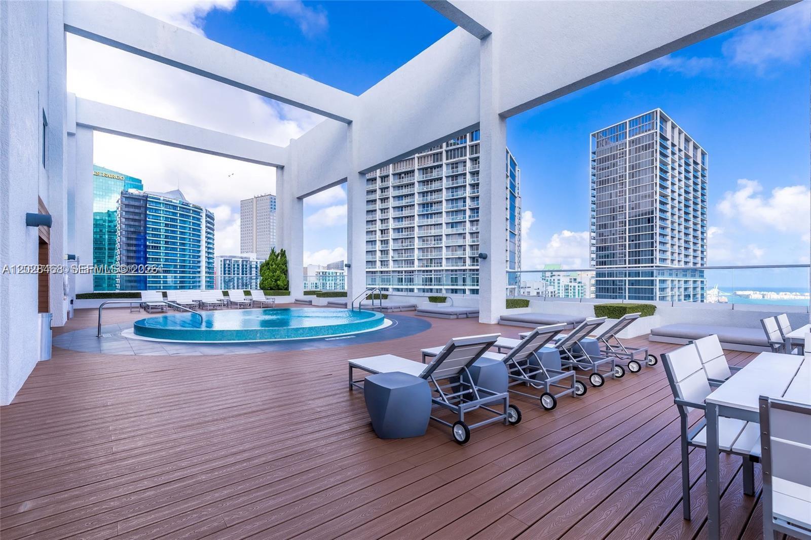 55 SE 6th St # 3303