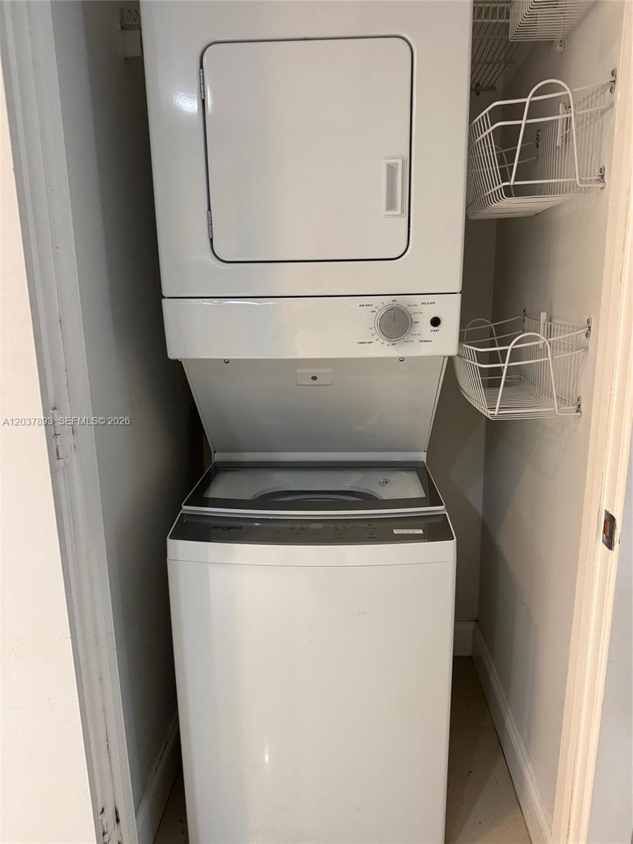 1060 Brickell Ave # 4115