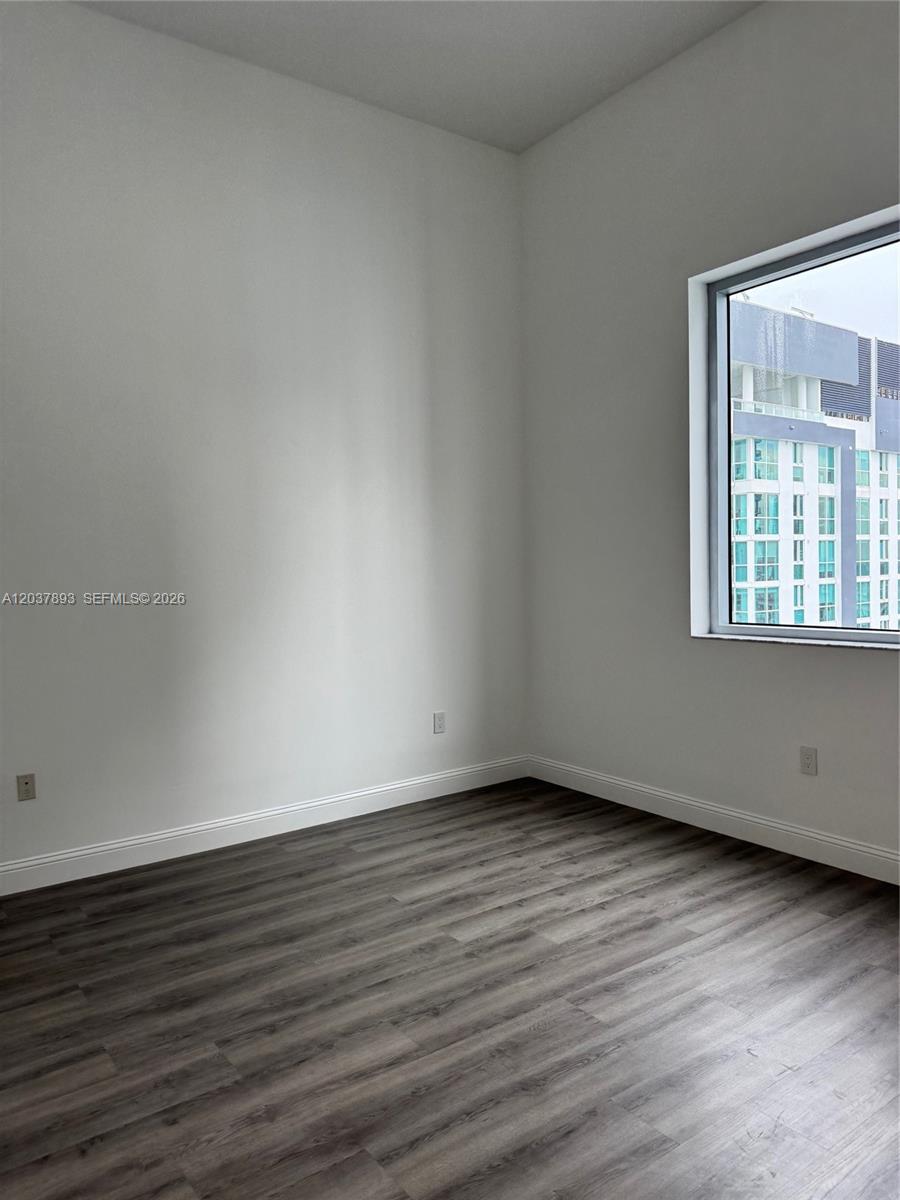 1060 Brickell Ave # 4115