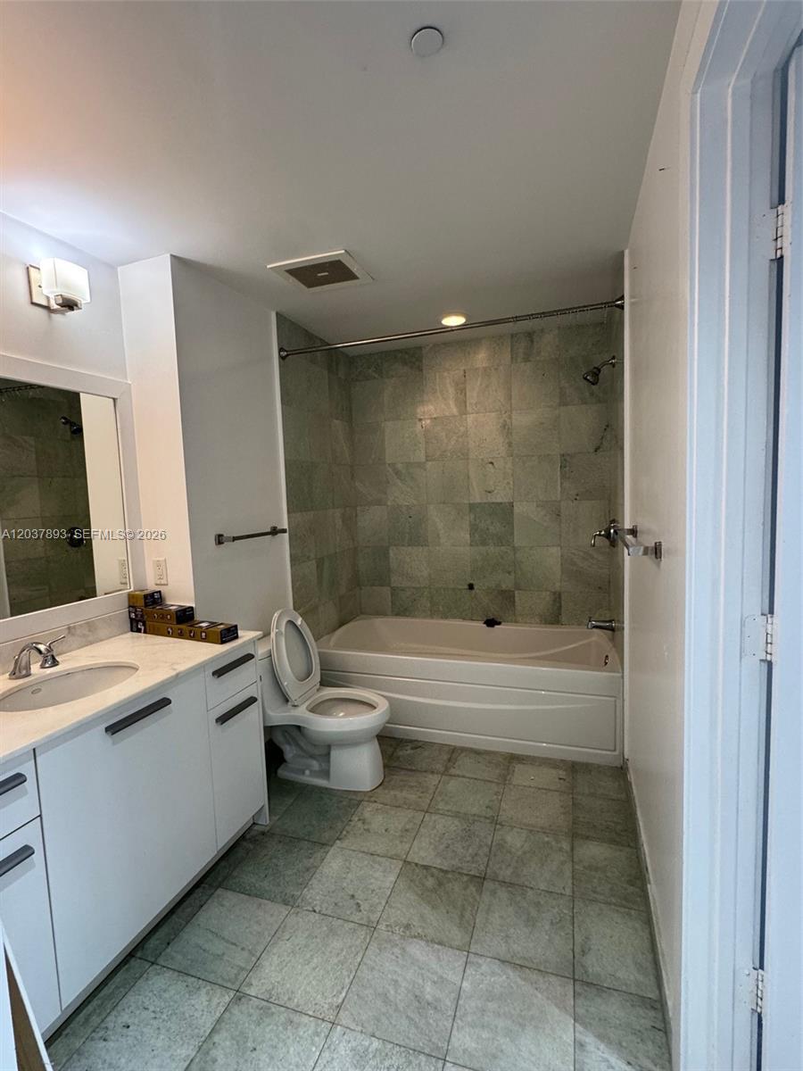 1060 Brickell Ave # 4115