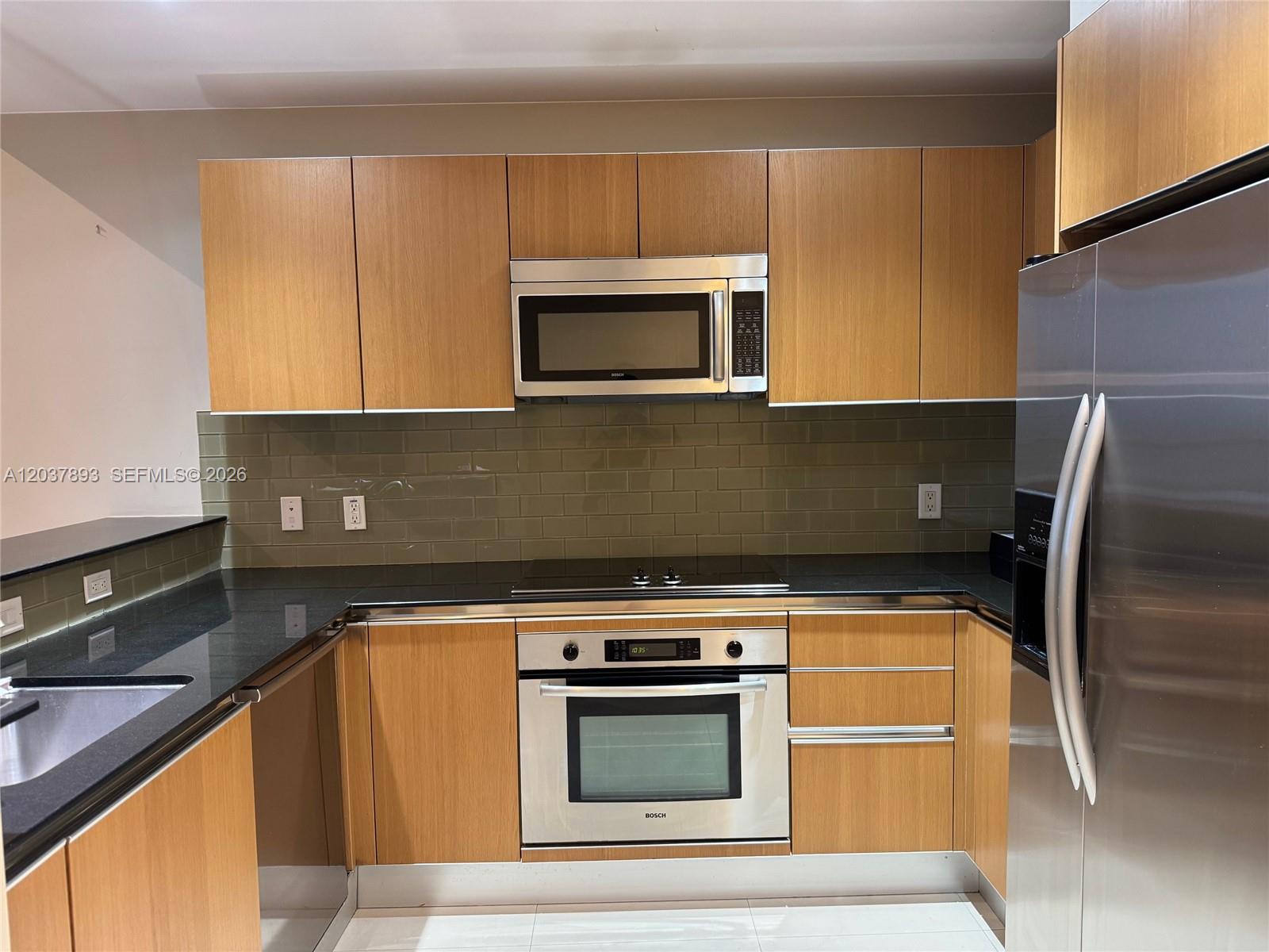 1060 Brickell Ave # 4115