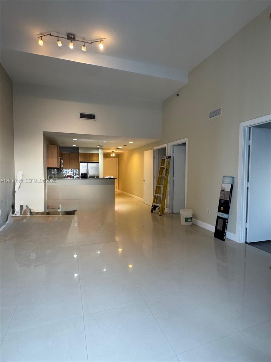 1060 Brickell Ave # 4115