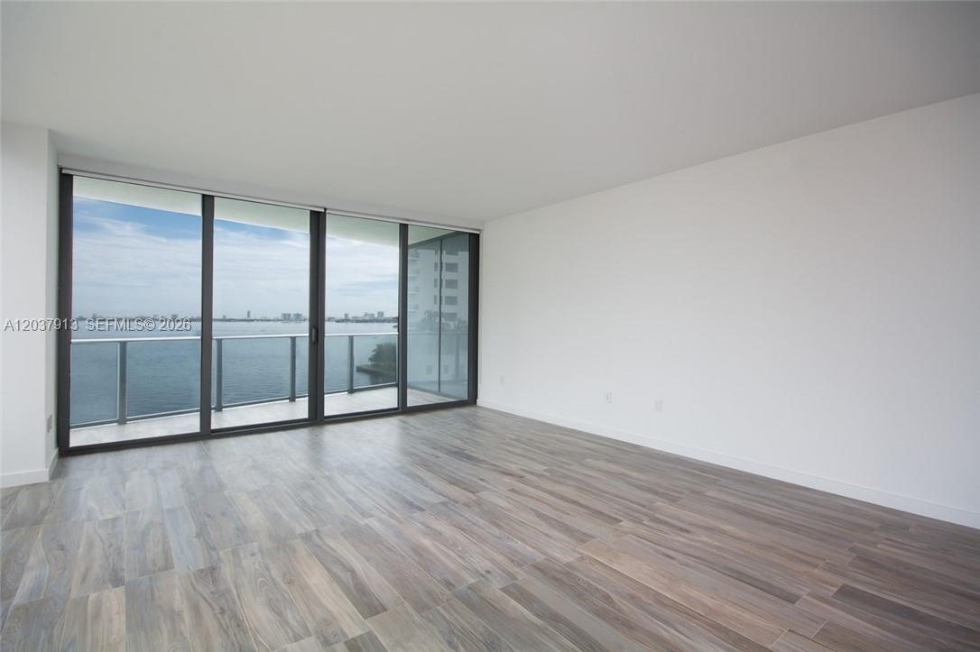 460 NE 28 ST # 501