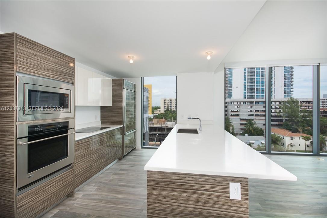 460 NE 28 ST # 501