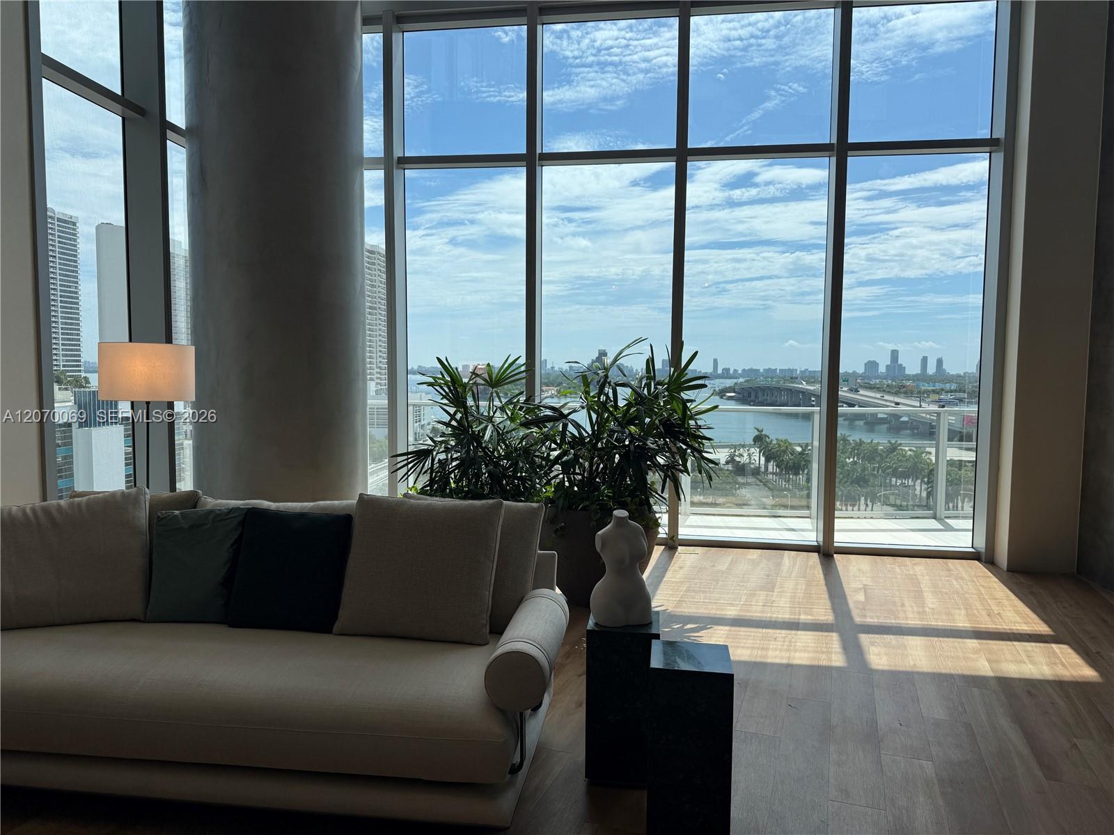 1400 Biscayne Blvd # 3506
