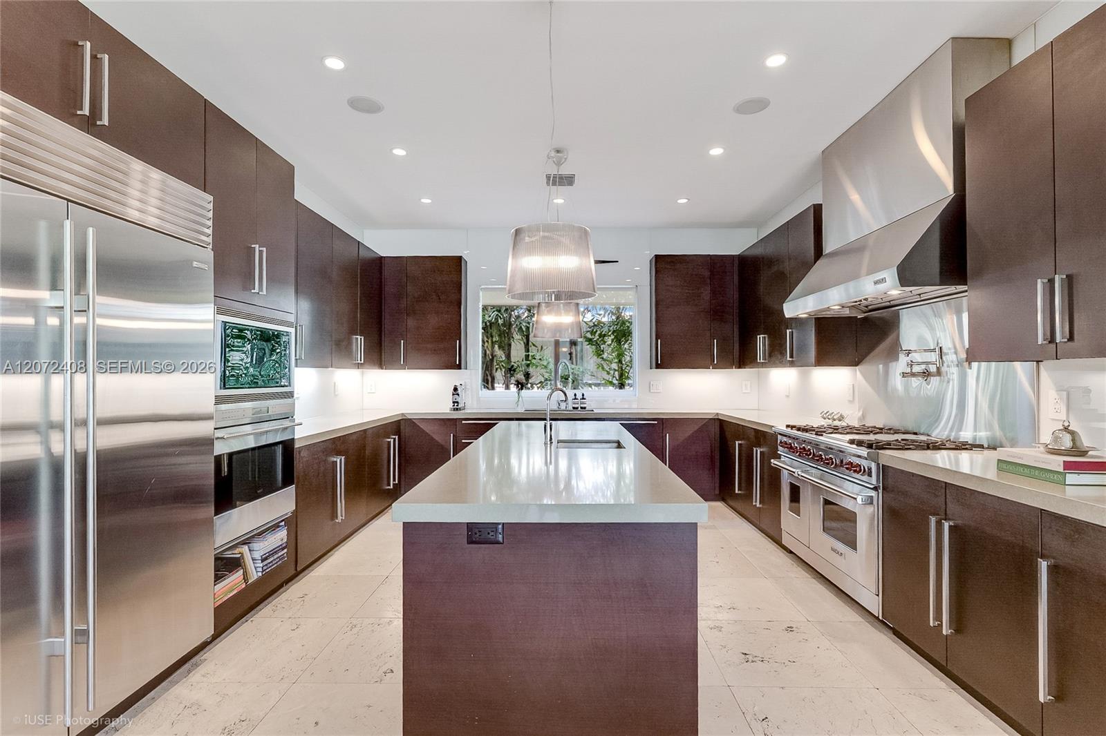 3835 Carole Ct