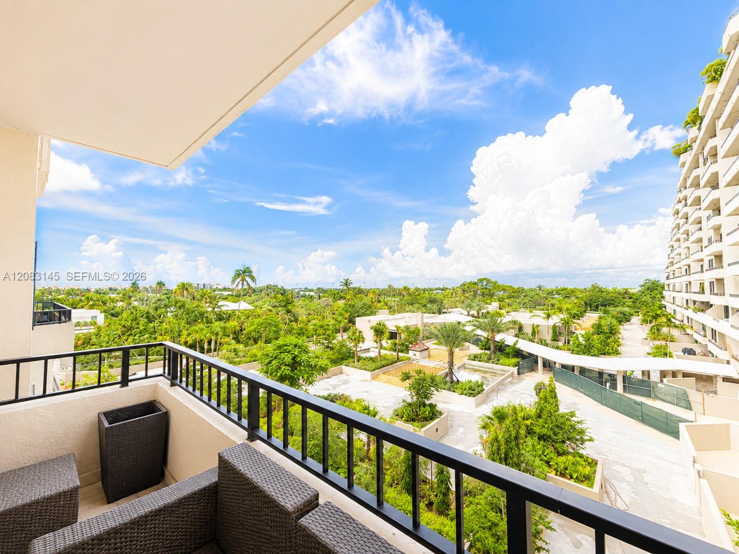 151 Crandon Blvd # 405