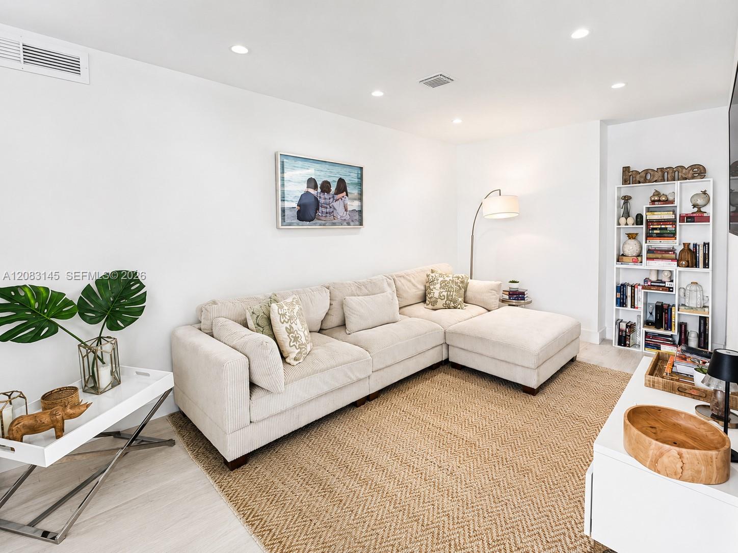 151 Crandon Blvd # 405