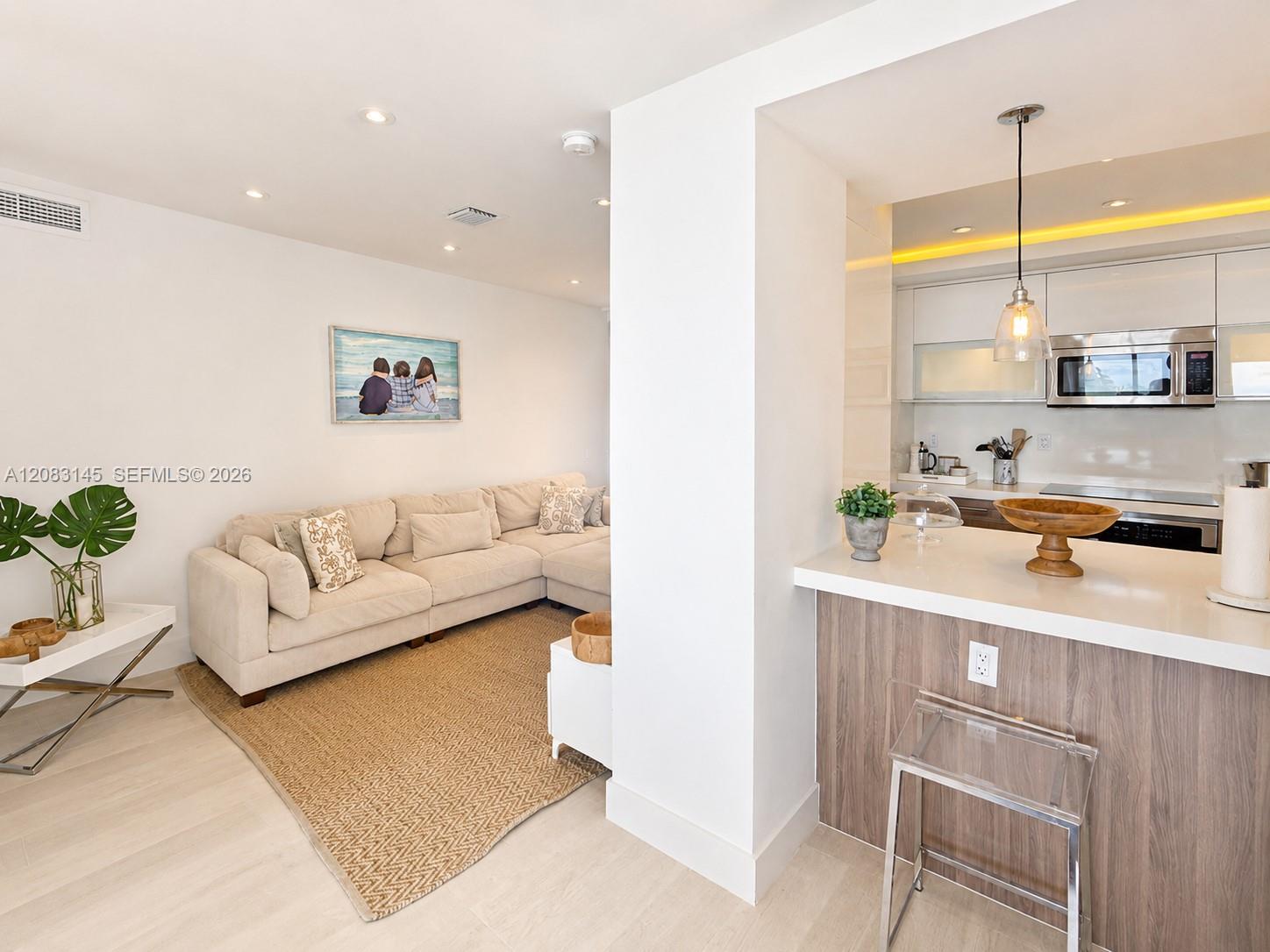 151 Crandon Blvd # 405