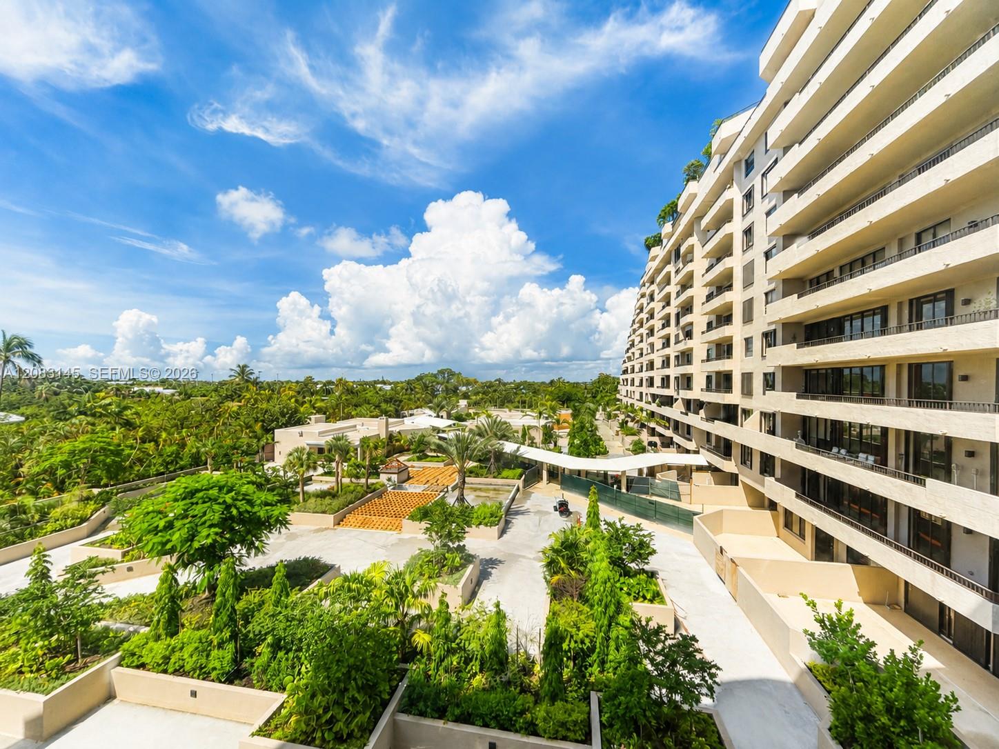 151 Crandon Blvd # 405