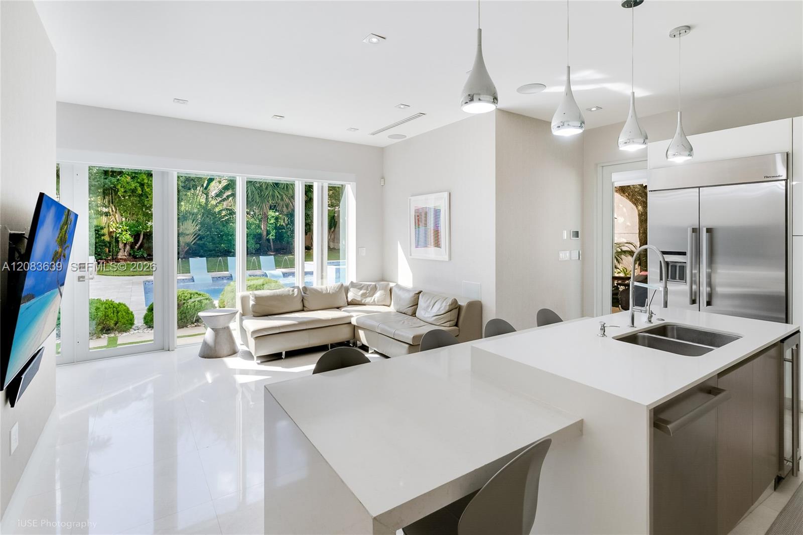 137 W Shore Dr W