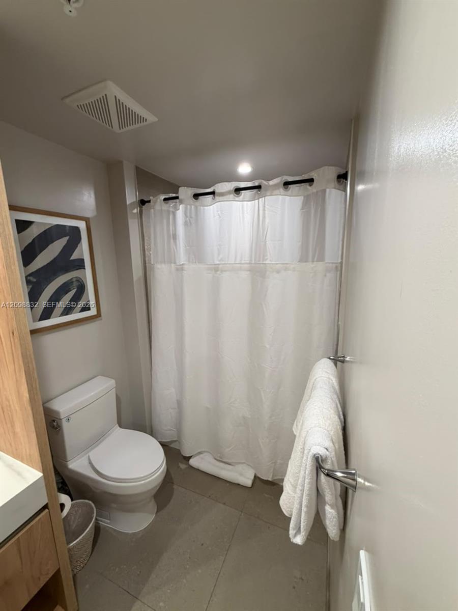 11 NE 6th St # 406