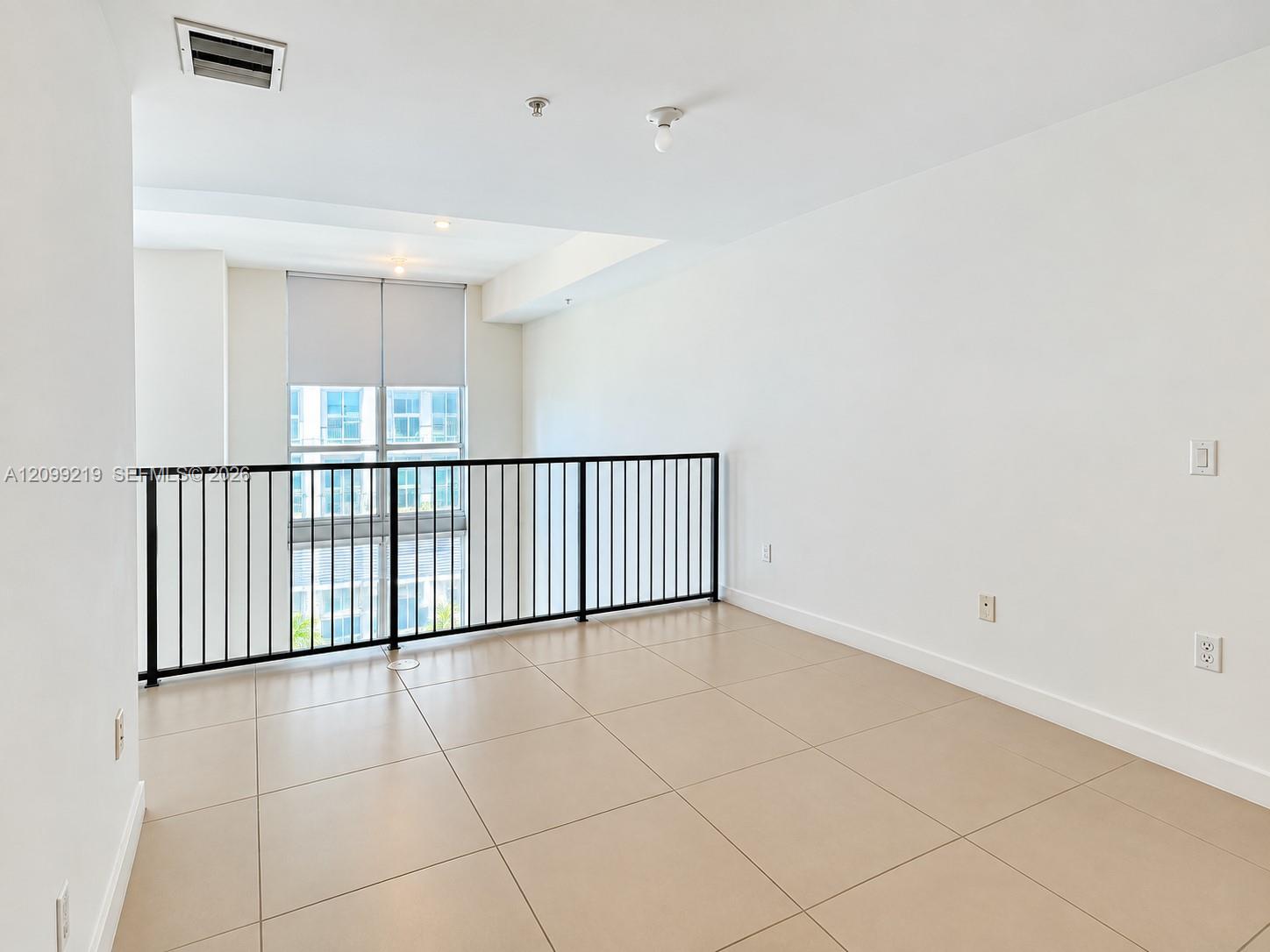300 S Biscayne Blvd # 406 Unit: L-406