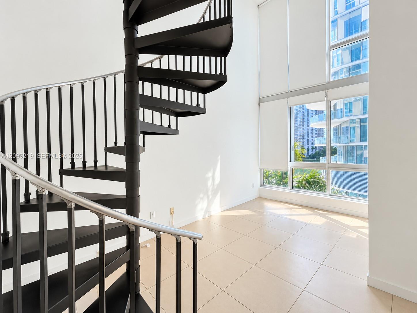 300 S Biscayne Blvd # 406 Unit: L-406