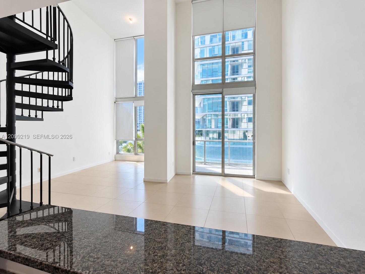 300 S Biscayne Blvd # 406 Unit: L-406