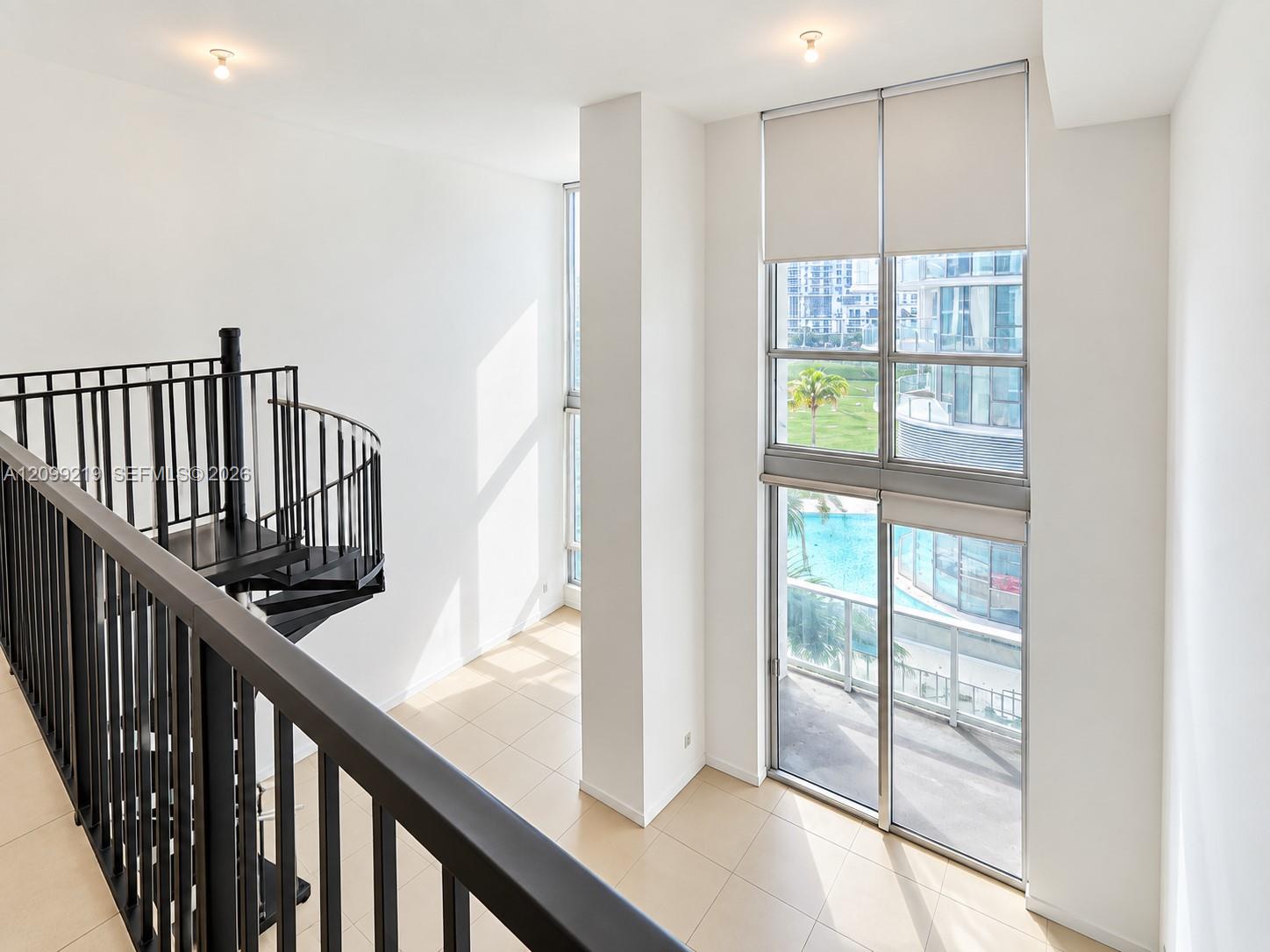 300 S Biscayne Blvd # 406 Unit: L-406