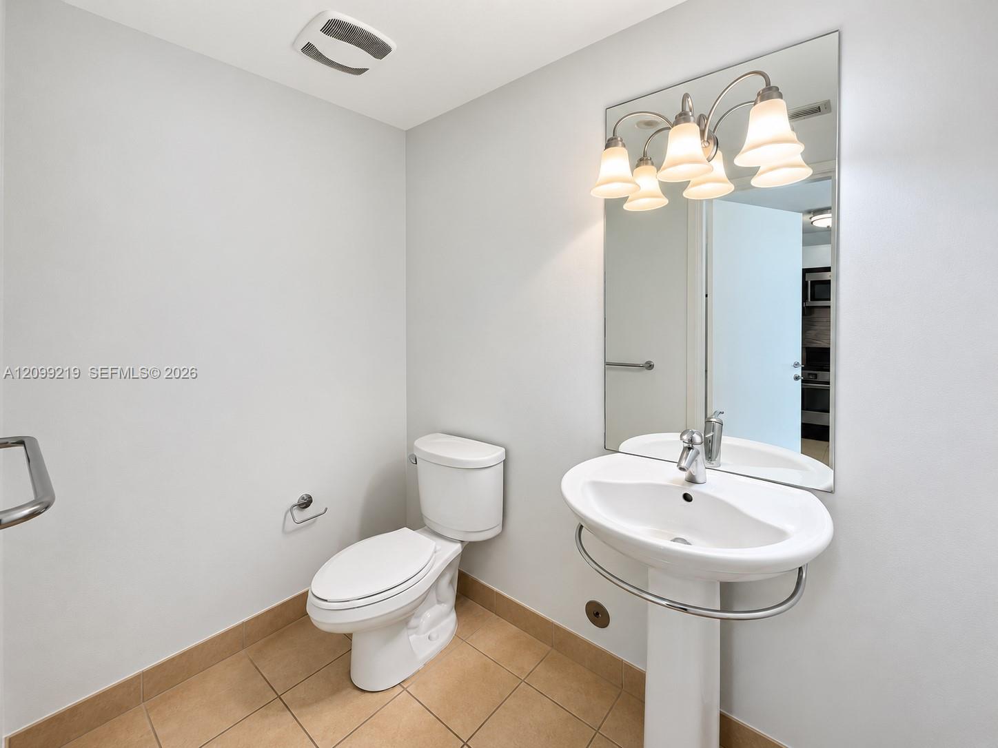 300 S Biscayne Blvd # 406 Unit: L-406