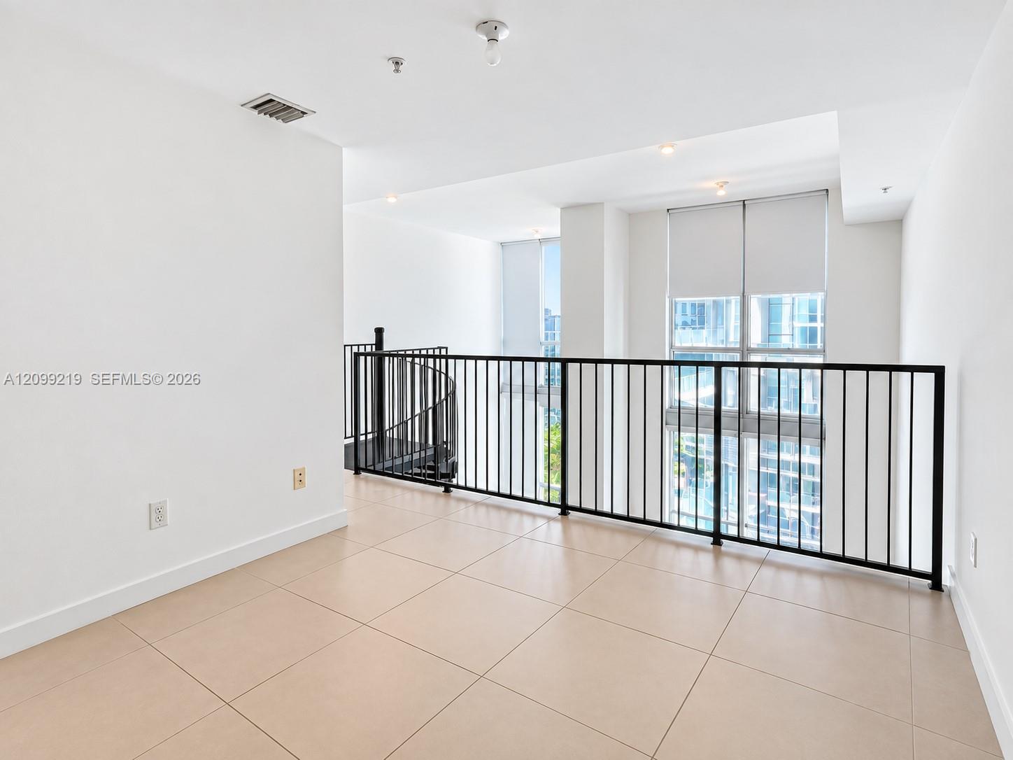 300 S Biscayne Blvd # 406 Unit: L-406