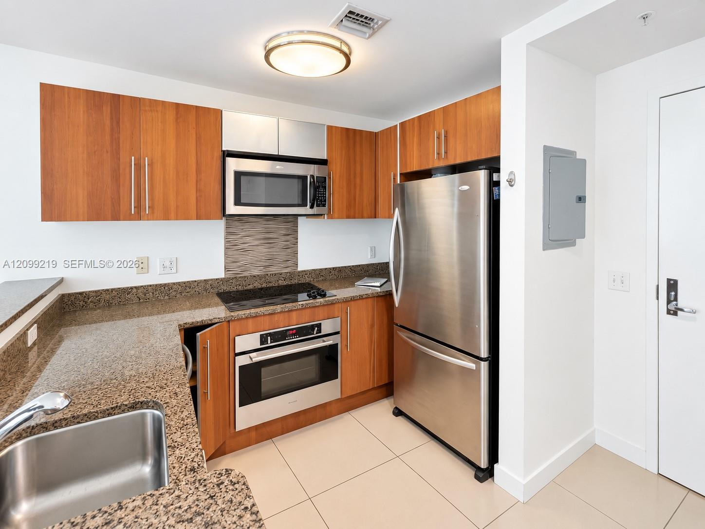 300 S Biscayne Blvd # 406 Unit: L-406