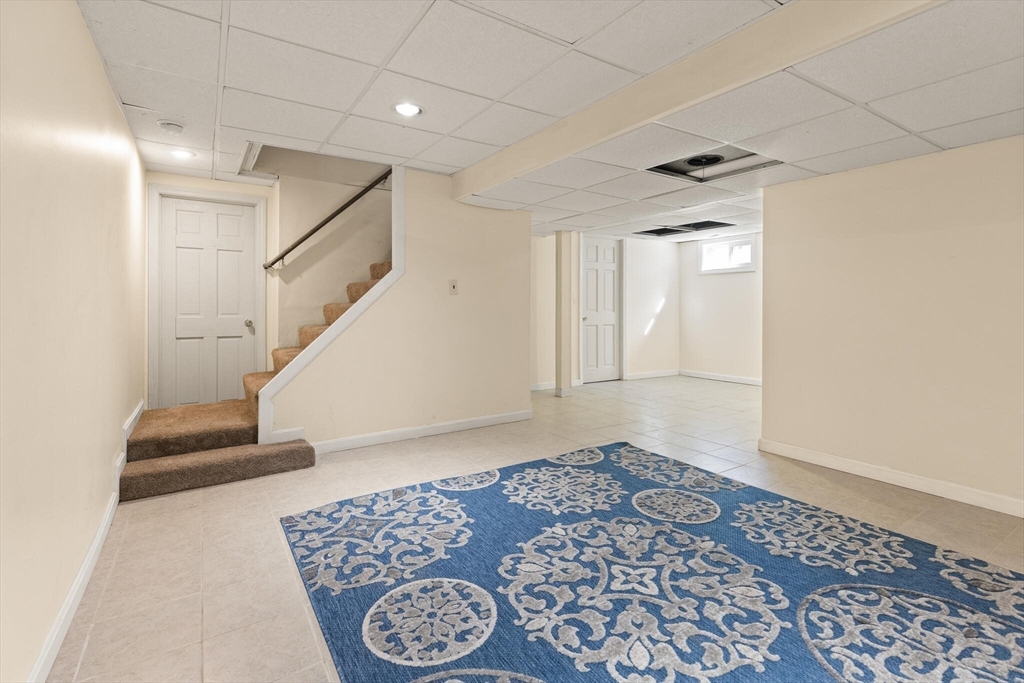 10 Sullivan Rd